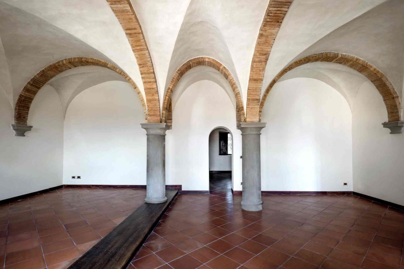 Historic Villa with Guest House and Annex — photo 10