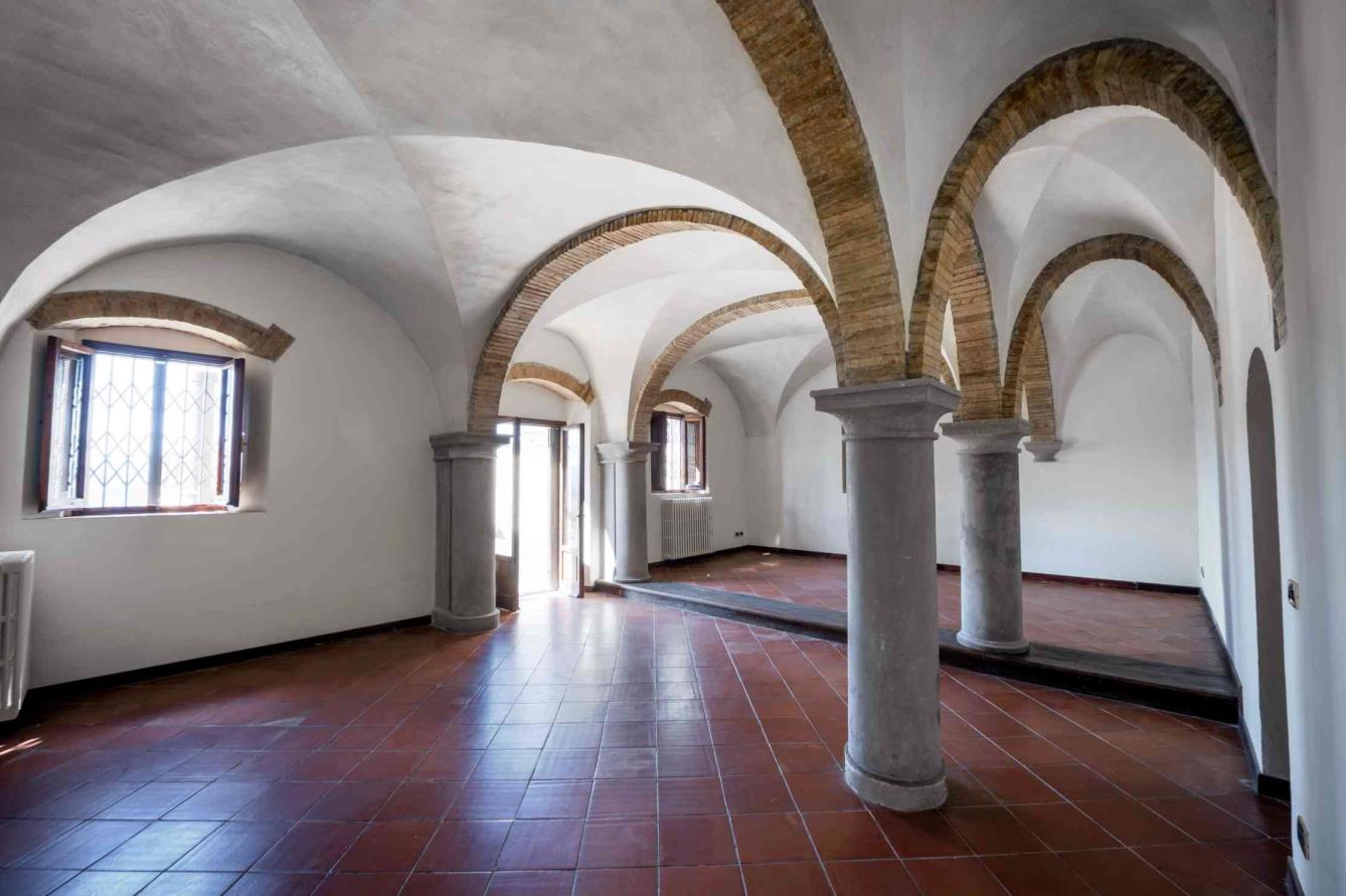 Historic Villa with Guest House and Annex — photo 11